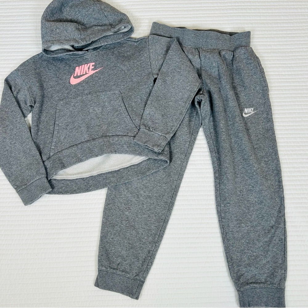 Kids NIKE Fleece 2 PC Sweatsuit Set Pullover Hoodie Joggers Gray Sz SM/Med